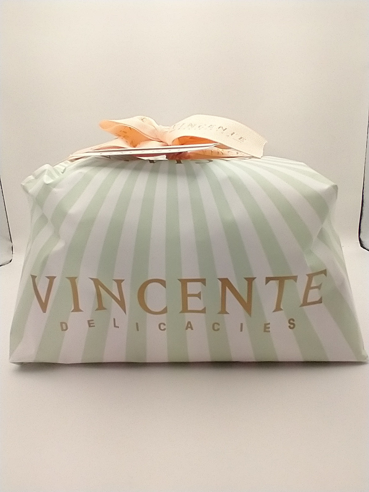Vincente Panettone with Pistachio, Candied Peaches and Chocolate Chips