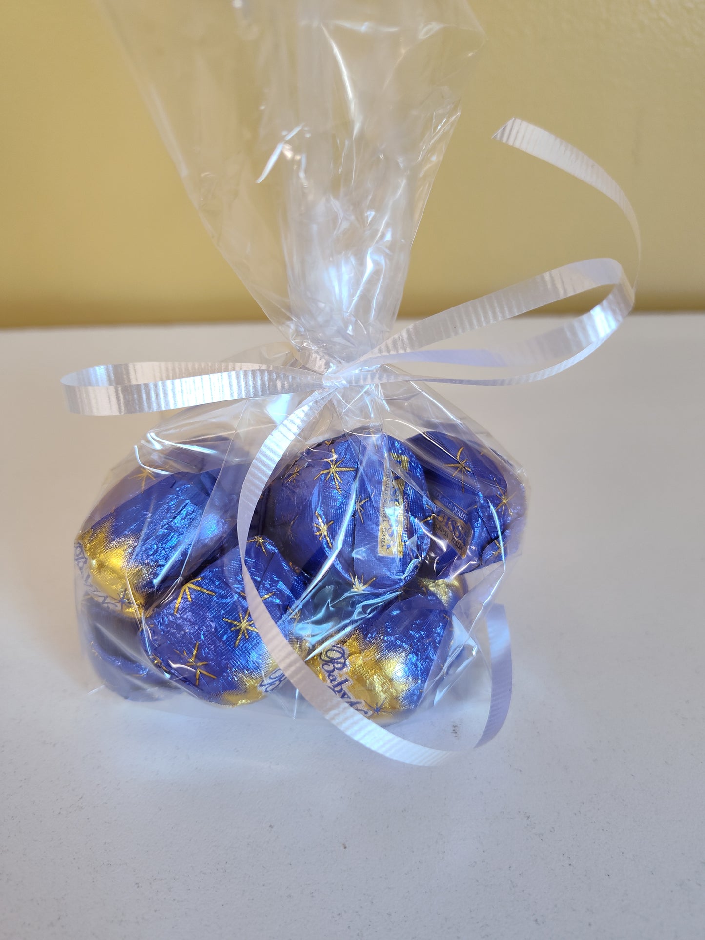 Baby Nuss Dark Chocolates with hazelnut center